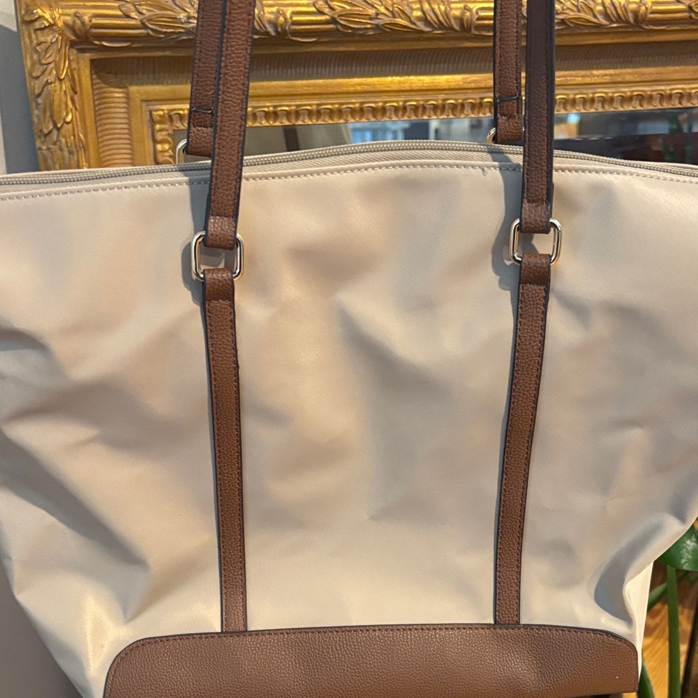 Cream and Brown Tommy Hillfiger Tote Bag - Picture 7 of 9